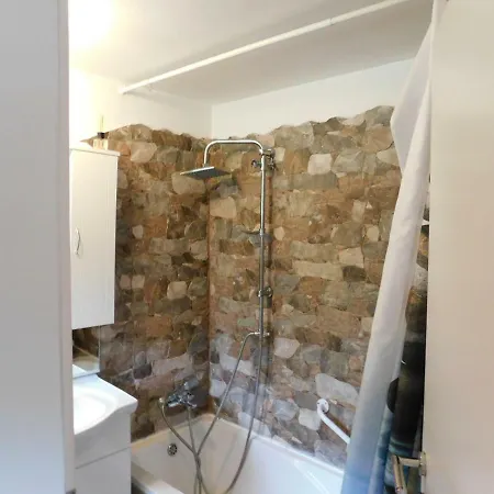 Kestenovi Dvori Apartman Abbázia