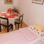 Kestenovi Dvori Apartment *