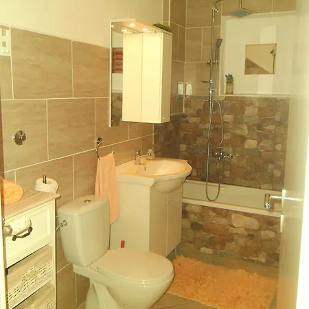 克斯特诺维沃利公寓 奥帕提亚