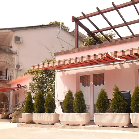 Kestenovi Dvori Apartmán Opatija