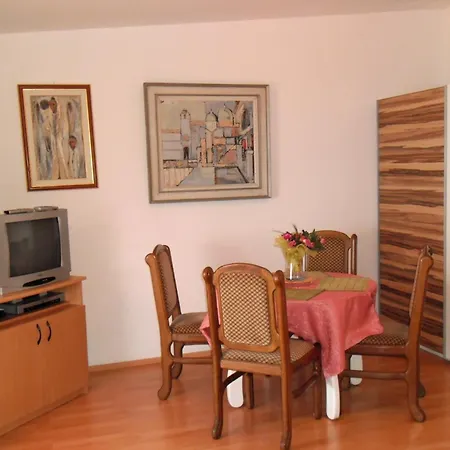 Kestenovi Dvori Apartman Opatija