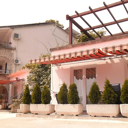 克斯特诺维沃利公寓 * 奥帕提亚