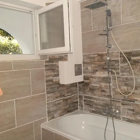 克斯特诺维沃利公寓