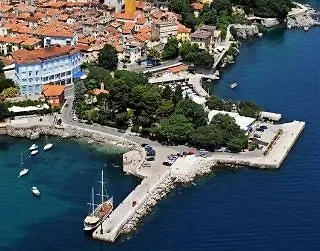 Kestenovi Dvori Apartmán *