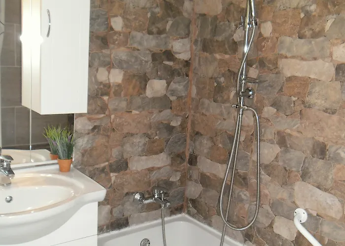 Kestenovi Dvori Apartman *