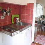 شقة Kestenovi Dvori أوباتيا
